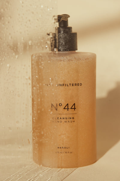 N°44 Cleansing Hand Soap - + LUX UNFILTERED
